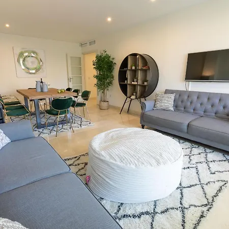 Apartment Vacation Marbella: Beachfront Duplex Penthouse With Sea View & Jacuzzi Marbella