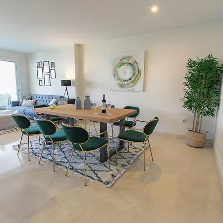 Apartment Vacation Marbella: Beachfront Duplex Penthouse With Sea View & Jacuzzi *