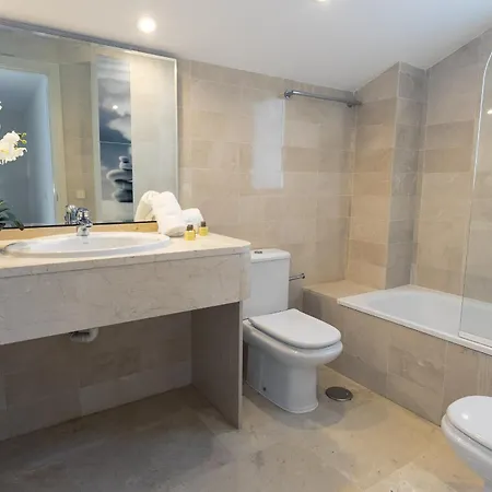Apartment Vacation Marbella: Beachfront Duplex Penthouse With Sea View & Jacuzzi