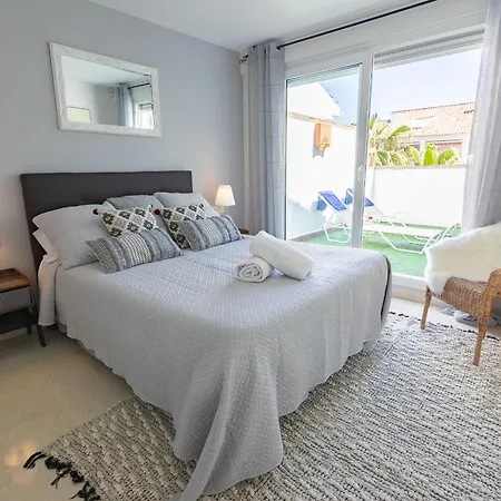 Vacation Marbella: Beachfront Duplex Penthouse With Sea View & Jacuzzi
