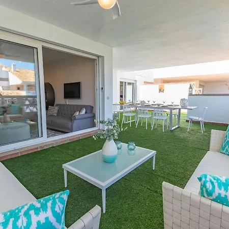 Apartment Vacation Marbella: Beachfront Duplex Penthouse With Sea View & Jacuzzi Marbella