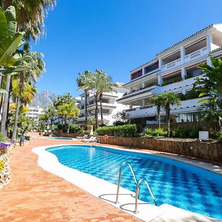 Apartment Vacation Marbella: Beachfront Duplex Penthouse With Sea View & Jacuzzi *