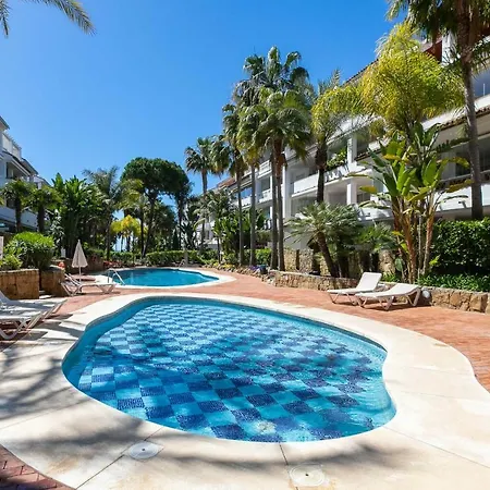 Apartment Vacation Marbella: Beachfront Duplex Penthouse With Sea View & Jacuzzi *